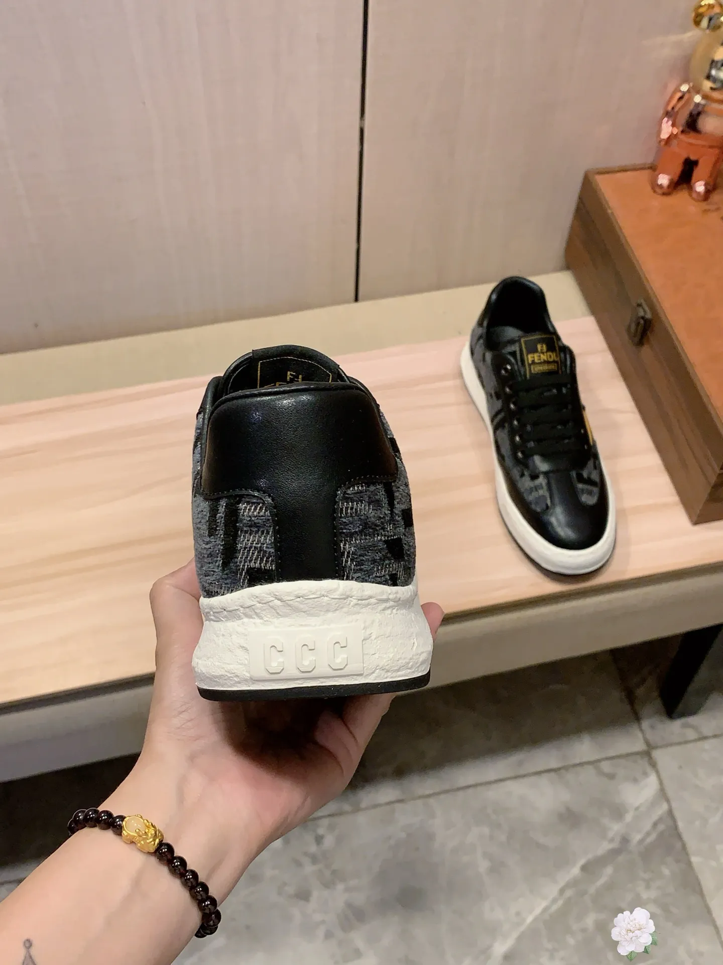 Men's men's shoes 💰420💰💰🎩🎩[Lightning][Lightning] "FENDI*" The latest and most popular casual shoes, top brand [Seduce] luxury ~ purchasing agent, top quality ~. [Strong] The upper is made of imported breathable cowhide with fabric material ➕ Breathable sheepskin feet (•) and fine workmanship. The original stylish and stylish soft rubber wear-resistant and non-slip outsole is light and comfortable on the feet. The real thing looks better when photographed in person. No. 122: code: 38-44, 5️⃣ colors selected